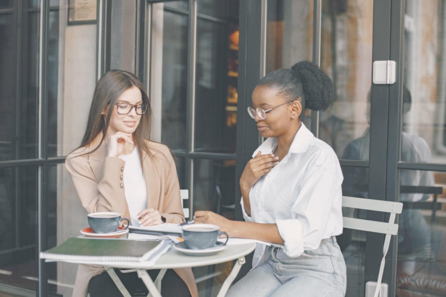 Internationale Studierende bei Finanzplanung Workshop